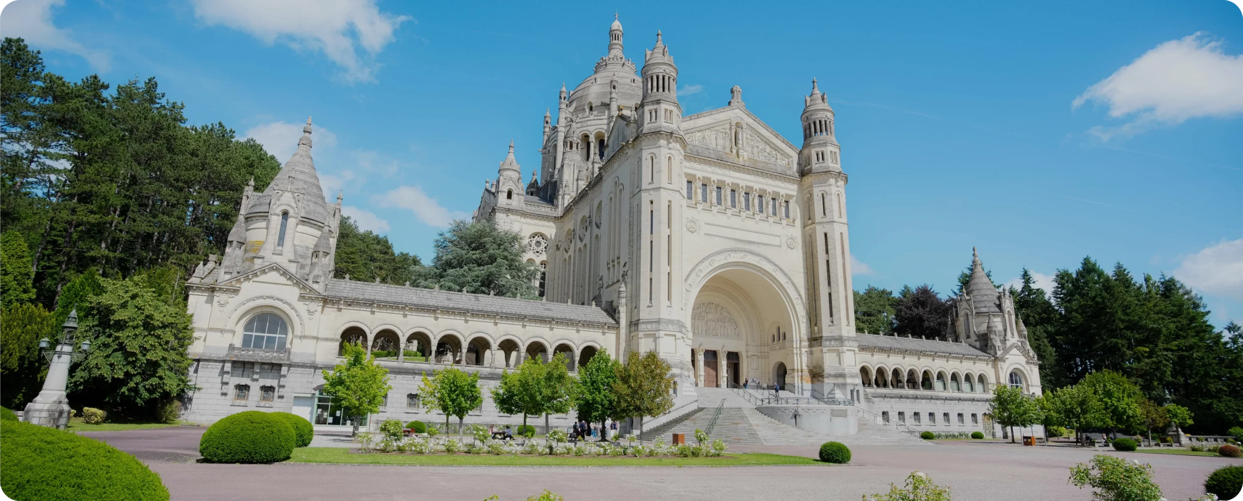 Basilique Sainte-Thérèse de Lisieux